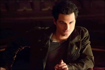 Où Enzo et Damon se sont-ils rencontrés ?