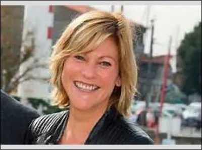 Que vient offrir Claire à Océane ?