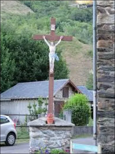 Village de l'ancienne région Midi-Pyrénées, Sinsat se situe dans le département ...