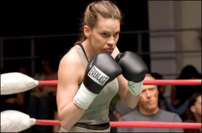 C'est le sexe faible paraît-il, c'est moins évident dans cette vidéo, quel sport pratiquent ces deux charmantes créatures !