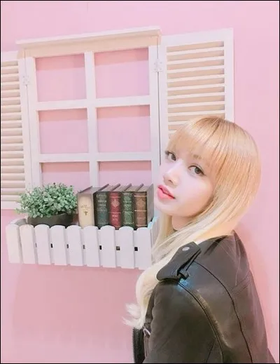 Que fait-elle lors d'un jeu de société ?