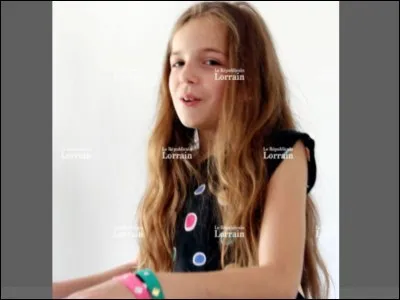 Combien de surs et de frères a Erza ?