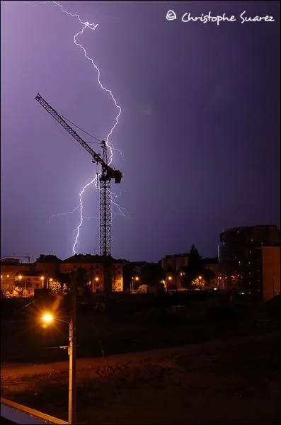 Combien y a-t-il d'impacts de foudre par an en France en moyenne ?