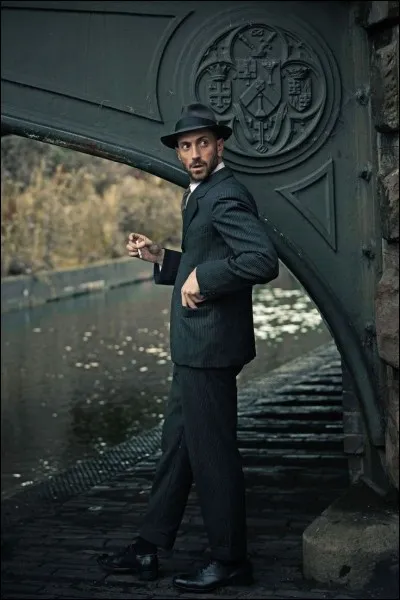 Qui livre Freddie Thorne à la police ?