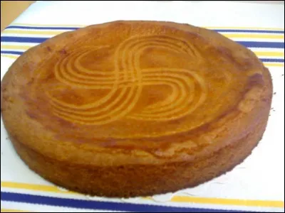 De quelle période daterait le fameux gâteau basque ?