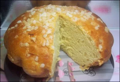 Le pastis landais quant &agrave; lui, diff&egrave;rent de la tourti&egrave;re, est parfum&eacute; &agrave; la vanille et &agrave; la fleur d'oranger. Mais quel alcool entre dans sa composition ?