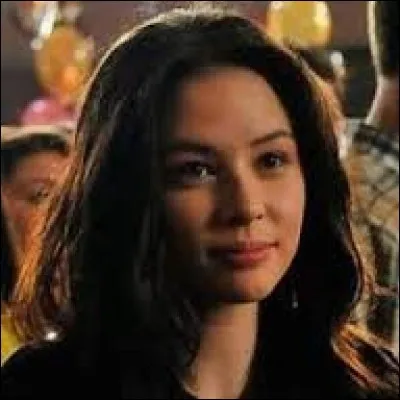 Grâce au sang de quelle personne, Anna est-elle devenue un vampire ? (avant qu'elle achève sa mutation)