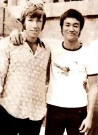Authentiques experts en sports de combat et arts martiaux, Bruce Lee et Chuck Norris ont permis de donner un nouveau souffle à ce domaine et à le faire rentrer dans la culture populaire. Dans lequel de ces films s'affrontent-ils dans une scène à jamais mythique ?