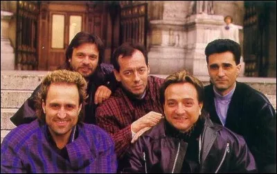 Qui était "abandonné" dans une chanson du groupe Gold en 1985 ?