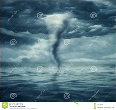 Que crée Percy au cours du combat contre Hypérion ?