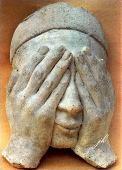 Comment s'appelait l'oncle de Grover qui s'est fait stupéfier par Méduse ?