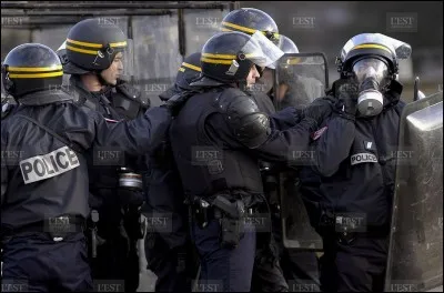 On trouve des CRS...