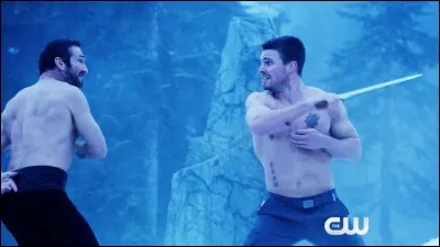 Pour avoir tué Sara, Oliver a droit à un duel en guise de procès ; contre qui doit-il se battre ?