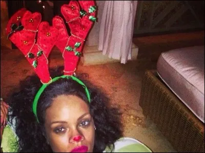 Retrouve le nom de la chanteuse !