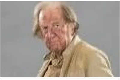 Comment s'appelle ce garçon ?