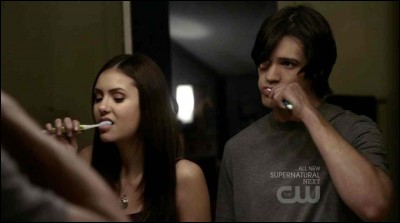 Qui est la tutrice de Jérémy et d'Elena ?