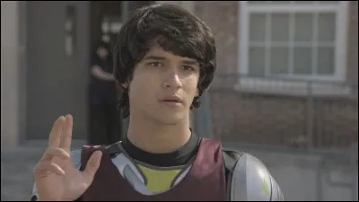 Comment s'appelle Scott McCall en vrai ?