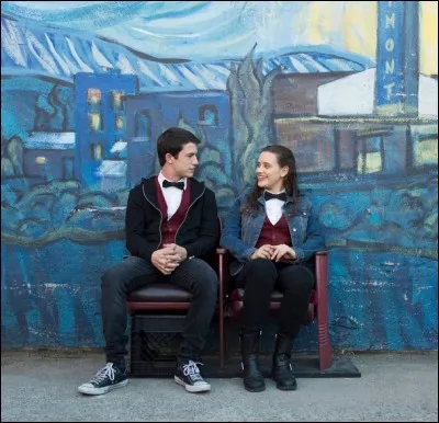 Où travaillent Clay et Hannah ?