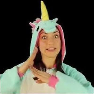 Complétez cette citation de Natoo : 
"Je suis une licorne avec des pouvoirs magiques, mon style est ..."