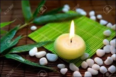 Plante aromatique de la famille des Ombellifères, dont les graines sont employées en cuisine comme condiment et en médecine :