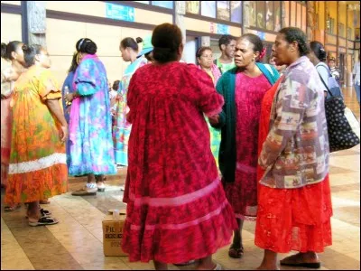 K - Les "Kanaks" constituent une partie de la population de la Nouvelle-Calédonie.