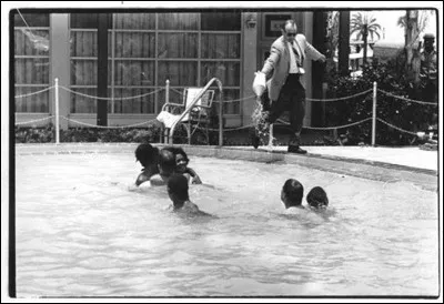 Cette photo a fait le tour du monde, que fait cet homme ?