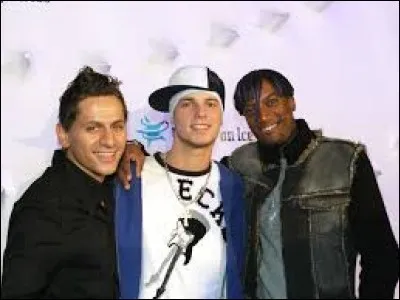 En quelle année remporte-t-il l'émission "Popstars" avec le groupe Linkup ?