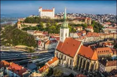Quelle est la capitale de la Slovaquie ?