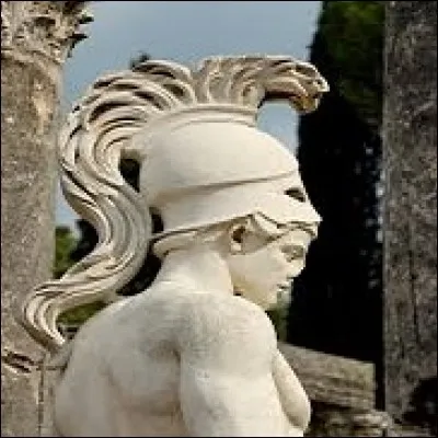 Quel est le dieu, ici, représenté par cette monumentale sculpture dont l'original est en Italie ?