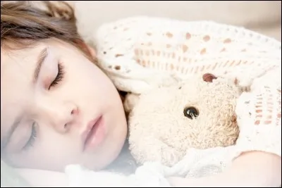 L'ennui d'être seul, l'envie d'être deux, la peur d'être trois.