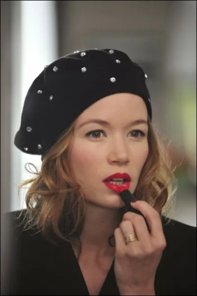 C'est une maison de mode française fondée en 1952 par Gaby Aghion.