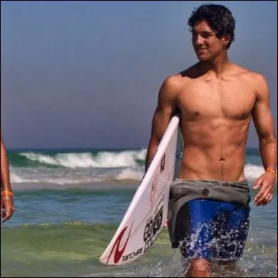 Quel surfeur a pour surnom "Gabi" ?