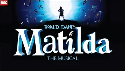 Depuis quel âge Matilda lit-elle des livres ?