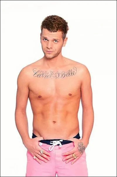 Quel métier exerçait Keen'V avant son succès ?