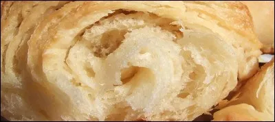 Gros plan sur la mie brillante et nacr&eacute;e du -----.