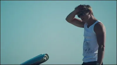 Même question : "Je t'offrirai la lune
À l'ombre de (...)".