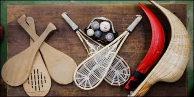 A la pelote basque, qu'est-ce qu'un chistera ?