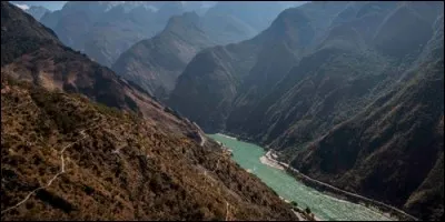 Où se jette le Yangzi Jiang ?