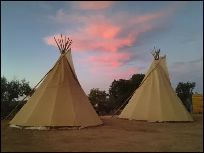 Combien de tipis y a-t-il au "Ranch do Novo Mundo" ?