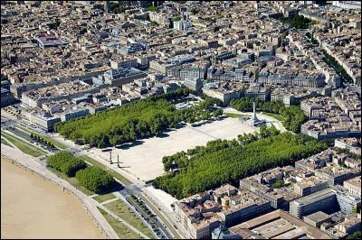 Q comme Quinconces. Dans quelle ville française trouve-t-on cette belle place des Quinconces ?