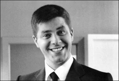 Il est né au mois de :