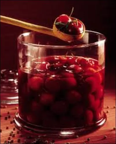 Terme employé par les enfants ou à destination des enfants. C'est une friandise, une sucrerie :