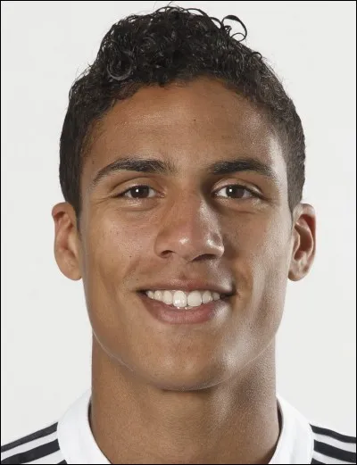 Où a joué Raphaël Varane avant de partir au Real Madrid ?