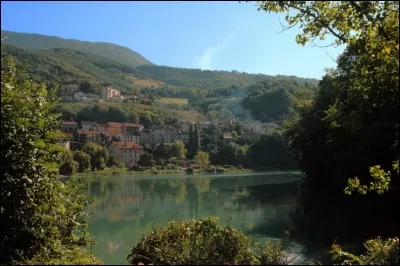 Dans quel département de la région Auvergne-Rhône-Alpes aurez-vous le plaisir de découvrir Bellegarde-sur-Valserine ?