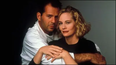 Vous aimez Bruce Willis ? Vous l'aimerez encore plus avec ses cheveux. Comment s'appelle l'agence de détectives qu'il dirige en compagnie de Maddie Hayes ?