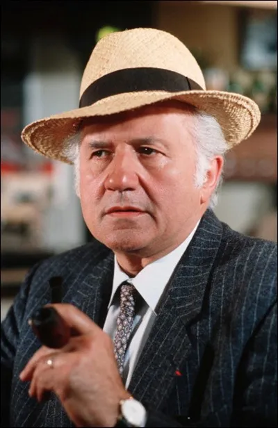 Il fut le premier Maigret pour la télévision, Gabin l'ayant précédé au cinéma, c'est...