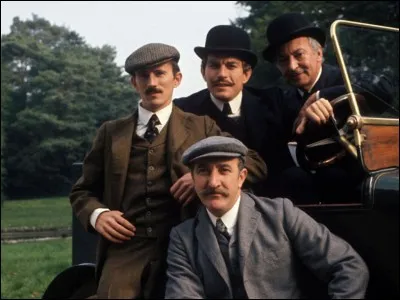 Des moustaches en guidon de vélo, des poursuites à 65 km/h, c'est la police moderne de la Belle Époque voulue par Clemenceau. Ce sont...