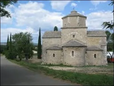 Village d'Auvergne-Rhône-Alpes, dans l'arrondissement de Privas, Larnas se situe dans le département ...