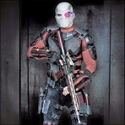 Deadshot tire-t-il vraiment sur Harley Quinn sur l'hélicoptère ?