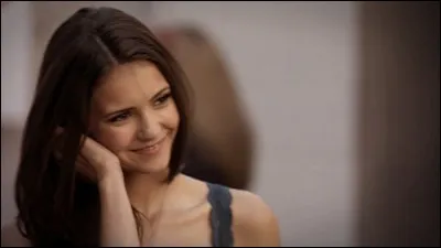 Qui Elena a-t-elle rencontré en premier ? (Mémoires effacées ou pas)